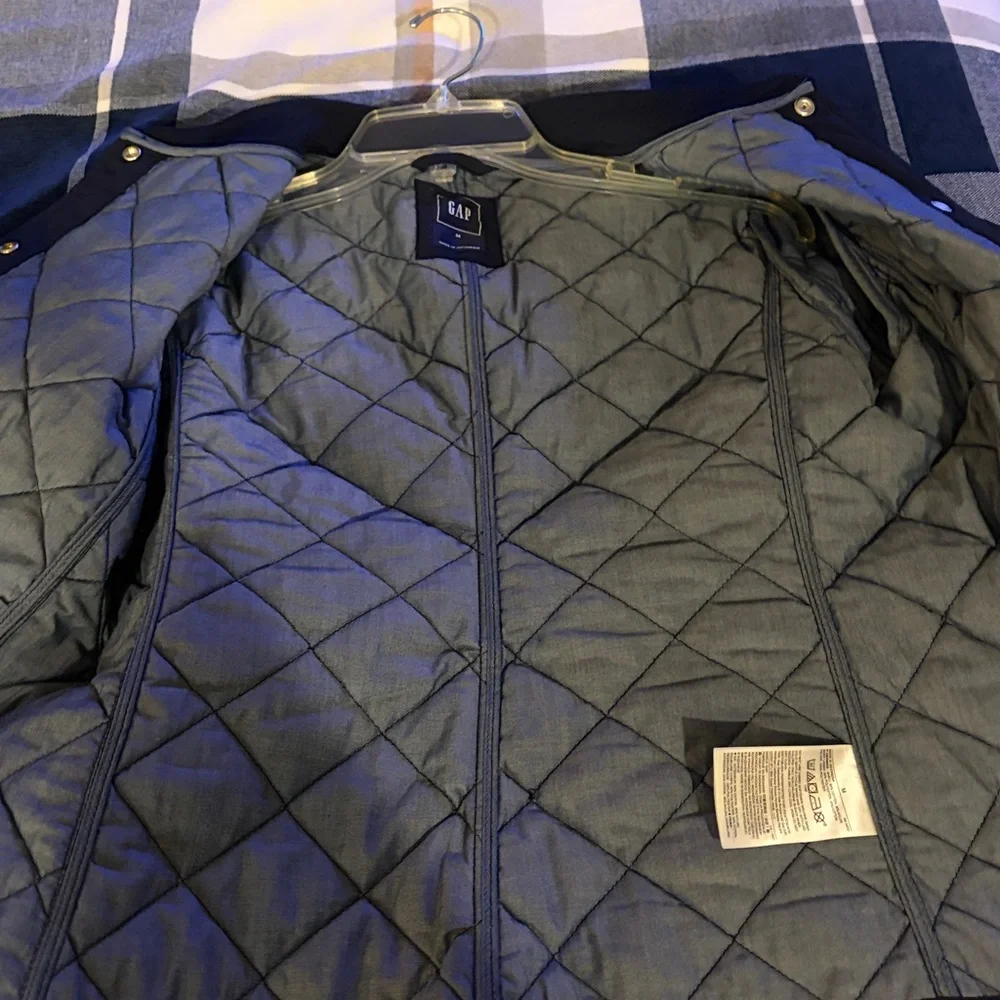 GAP Women's Dark Blue Quilted jacket size M new - Picture 6 of 7